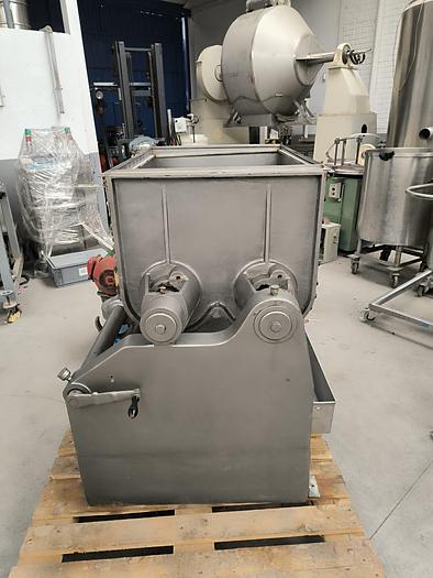 Used AMASADORA DOBLE ZZ "TURÚ GRAU" DE 300 LITROS APROX.