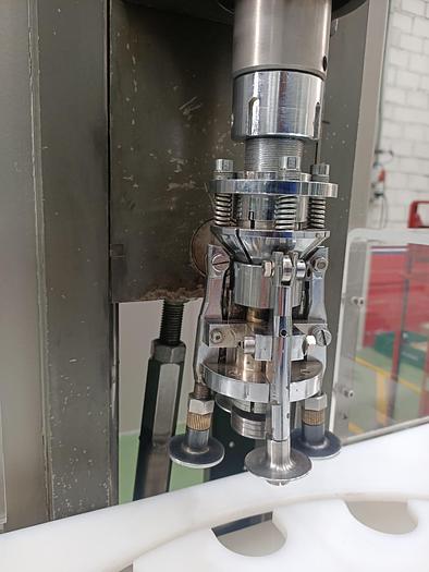 Used CERRADORA DE FRASCOS MONOBLOC "MECANOQUÍMICA" PARA CIERRE POR PILFER DE ALUMINIO