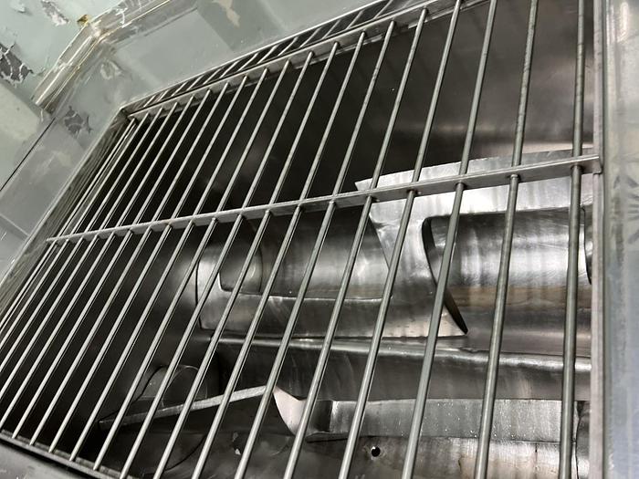 Used AMASADORA DOBLE ZZ "TURÚ GRAU" DE 300 LITROS APROX.