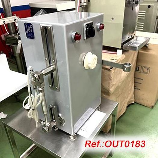 Used LLENADORA DE LÍQUIDOS "JEF" CON DOS PISTONES DE LLENADO DE RANGO MÍNIMO DE DOSIFICACIÓN DE 5ml A 15ml