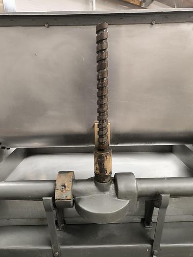 Used AMASADORA DOBLE ZZ "TURÚ GRAU" DE 300 LITROS APROX.