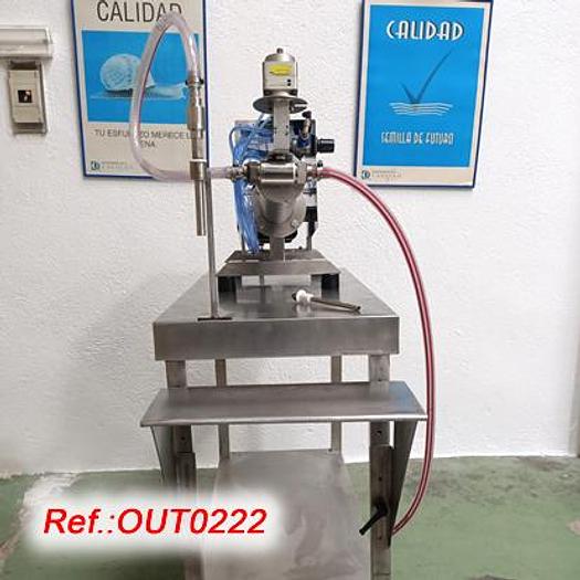Used LLENADORA NEUMÁTICA SEMIAUTOMÁTICA DE LÍQUIDOS - CREMAS CON PISTÓN DE ACERO INOXIDABLE Y BOQUILLA DE LLENADO (RANGO DE DOSIFICACIÓN DE 150ml A 1.000ml)