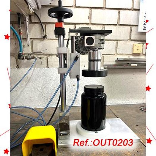 CERRADORA DE TAPONES NUEVA "RM-GELUSA" DE SOBREMESA MECÁNICA - NEUMÁTICA CON EMBRAGUE PARA REGULACIÓN DE CIERRE