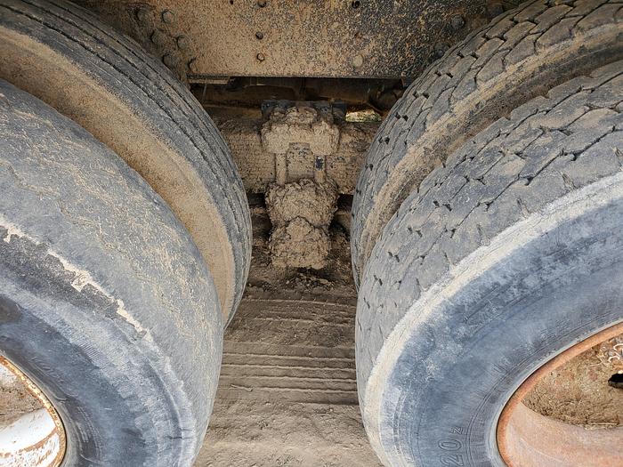 Used Loewen 802 Feed Truck