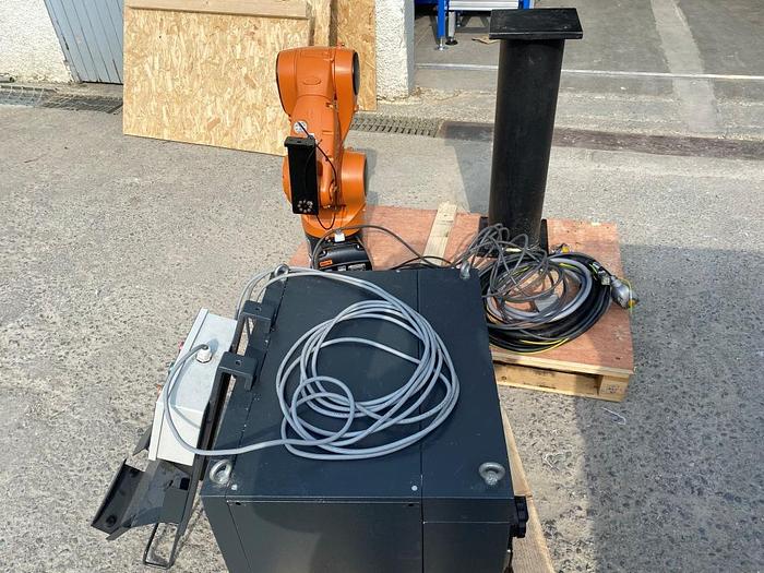 Used 2015 Kuka KR C4 + KR 6 R700 Sixx Robot