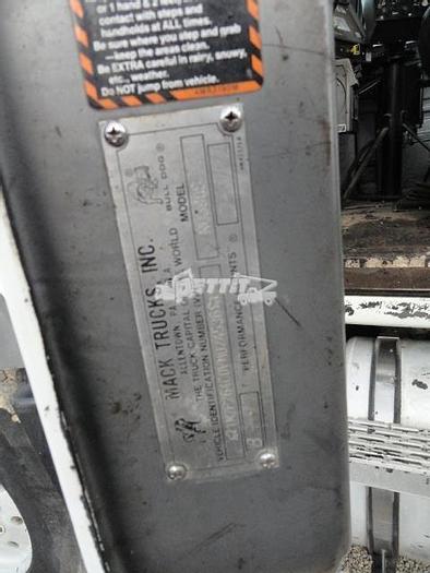 Used 1997 MACK RD690S