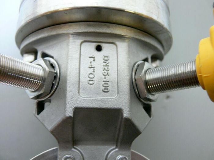 Used GEA Tuchenhagen 7330-2002-0220-0000 INK.22B0 Valve w/ 2 Turck Proximity Sensors