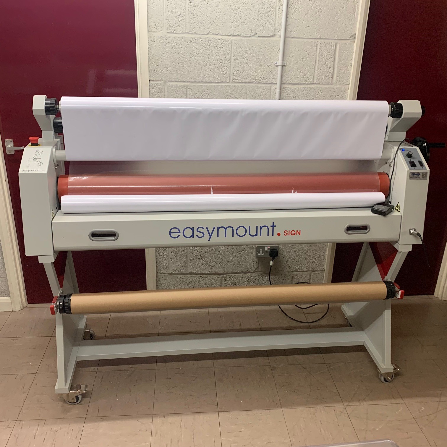 Used Easymount Sign 1400 Cold Roll Laminator & Mounting System With Reel-To-Reel Function