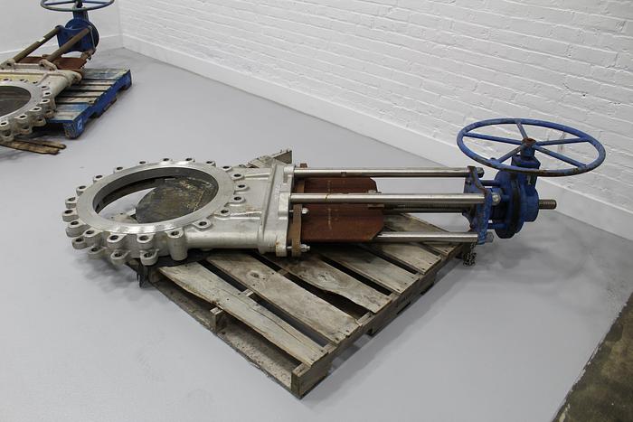 Used True Line 24" Hand Operated Knife Gate Valve #43819