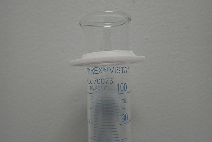 Used Pyrex Vista 70075 100mL Graduated Cylinders