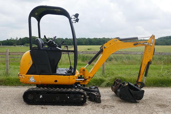 Used 2015 JCB 8018 CTS