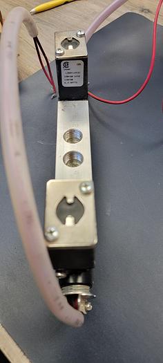 Used PARKER NEAUMATIC VALVE 40-150psig 6.3W/120V 42FL(100)