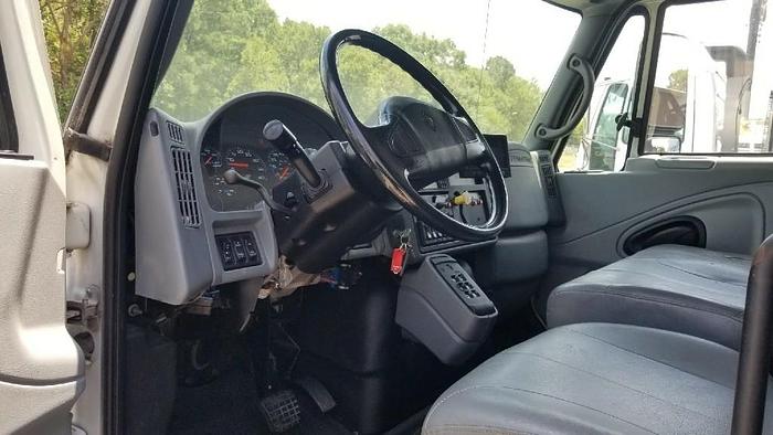 Used 2006 INTERNATIONAL 4300