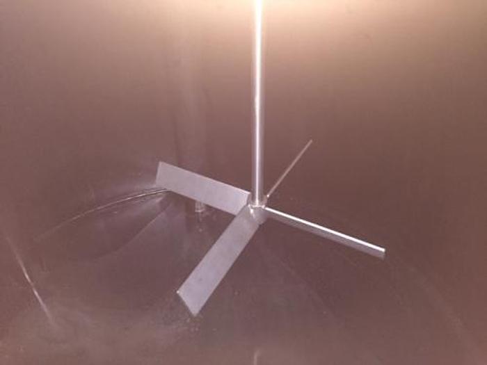 Brugt 5 m3 plast tank med røreværk etc. SOLGT