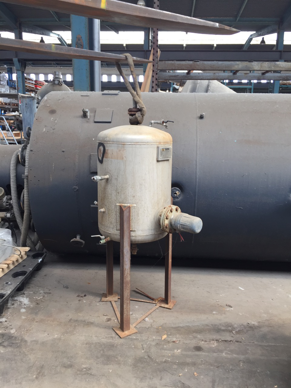 Used 250 liter CO.MET Srl tank