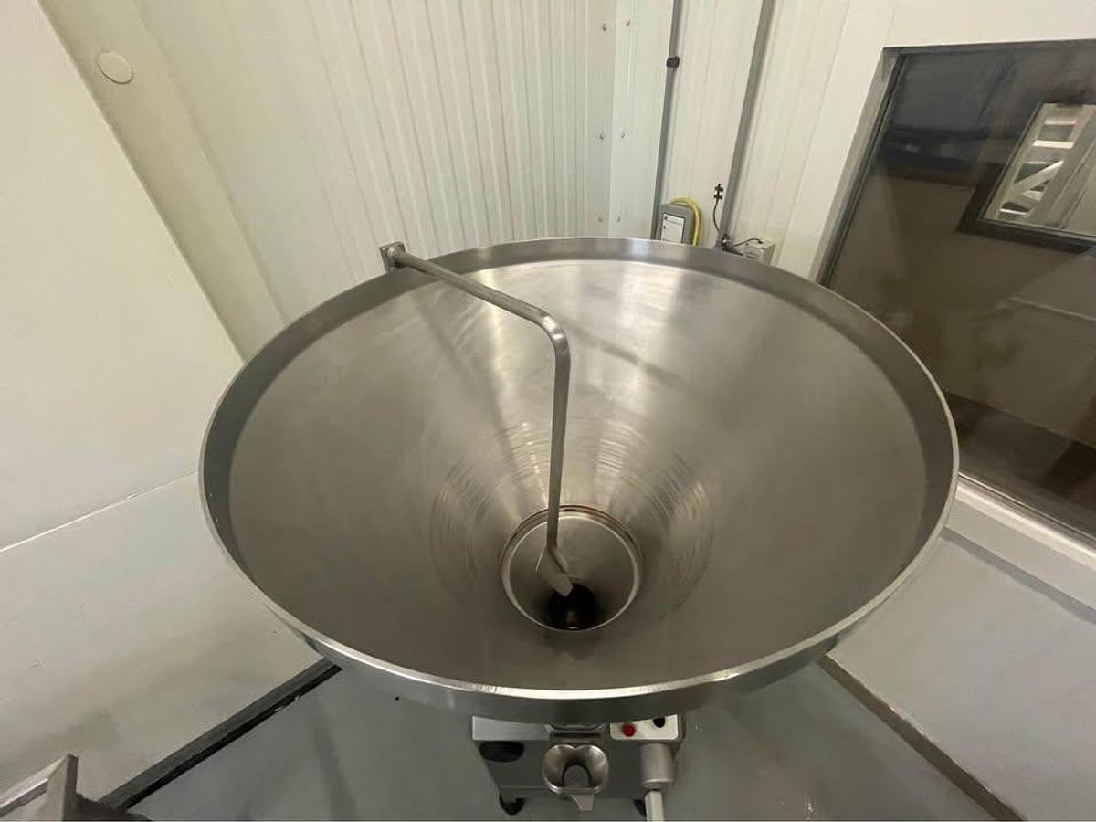 Used Reiser vemag 500 vacuum stuffer