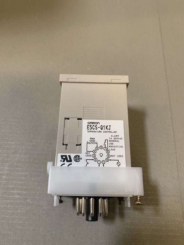 Used Omron Temperature Controller E5CS-Q1KJ