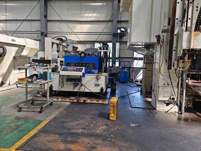 Used SCHULER WEINGARTEN 2500-Ton  D6-2500T-3D TR Transer Press Line