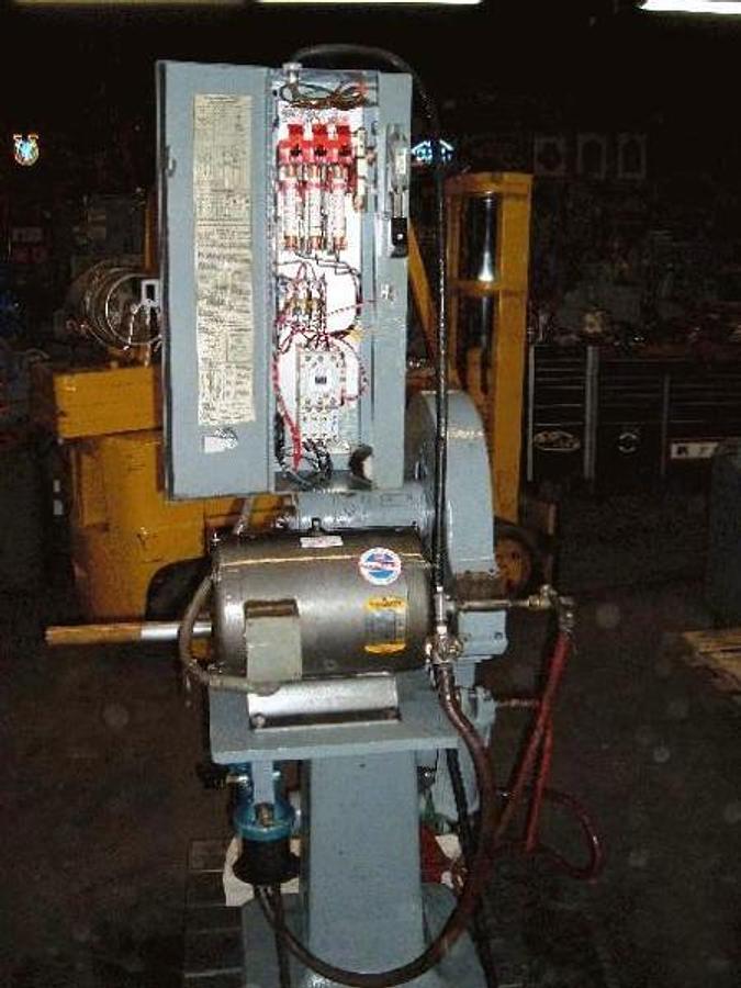 Used Landis, pneu.rotary blade cut off, work stop, 5HP hi eff, 3 ea.blades, air filter, oiler