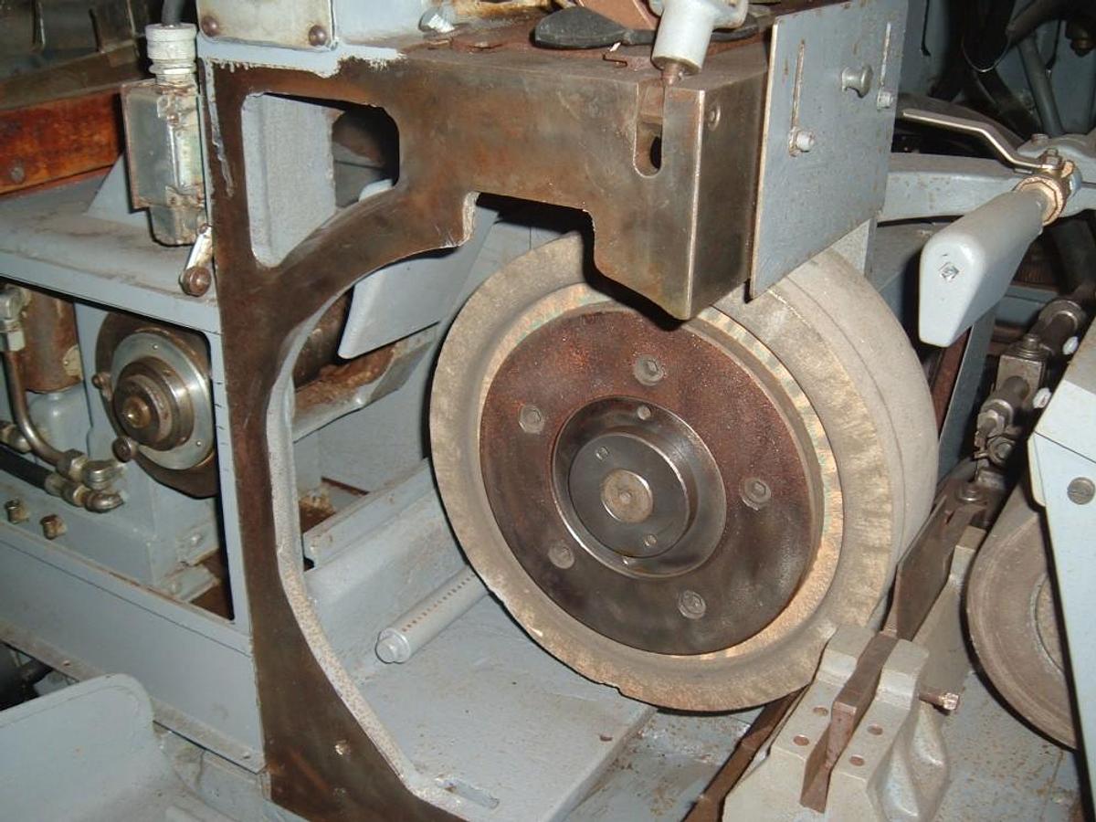 Used Van Norman No. 1C, infeed attachment, crush dresser