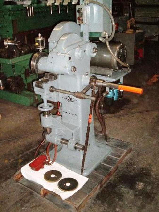 Used Landis, pneu.rotary blade cut off, work stop, 5HP hi eff, 3 ea.blades, air filter, oiler