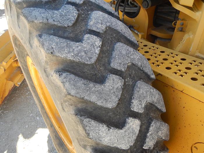 Used 2011 John Deere 672G 6wd Motor Grader