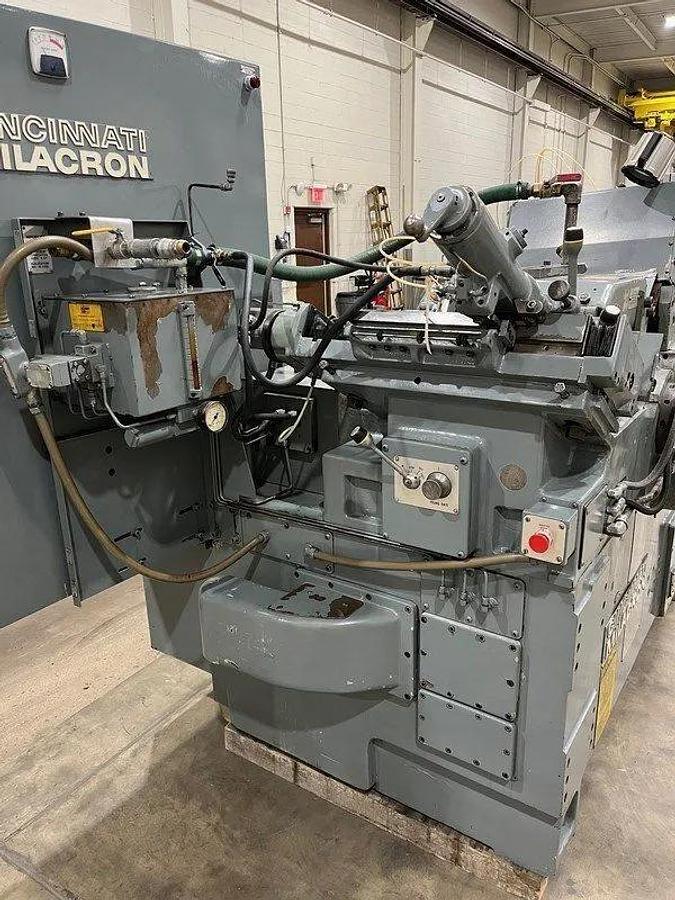 Usado 1982 CINCINNATI MILACRON 230-10