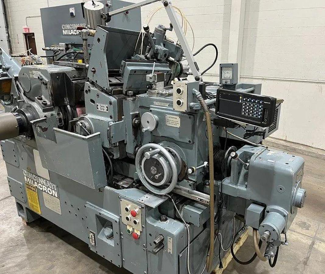 Usado 1982 CINCINNATI MILACRON 230-10