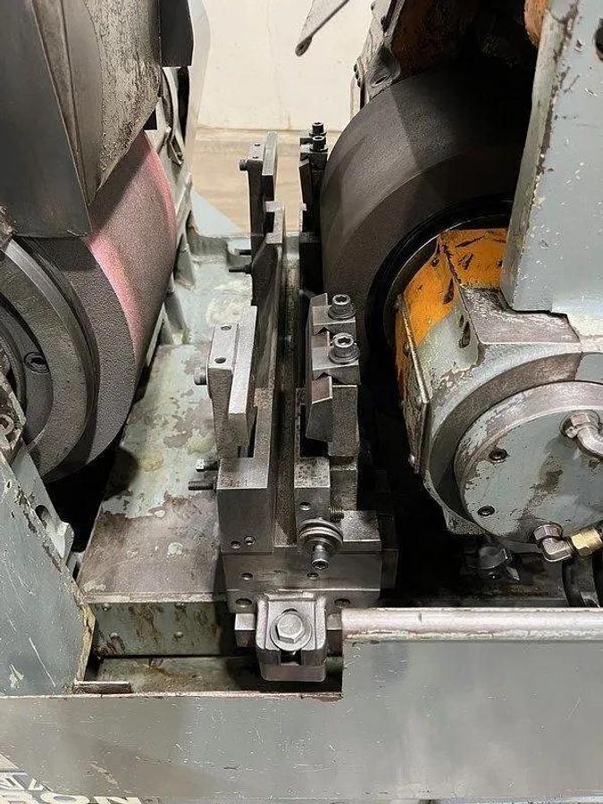 Usado 1982 CINCINNATI MILACRON 230-10