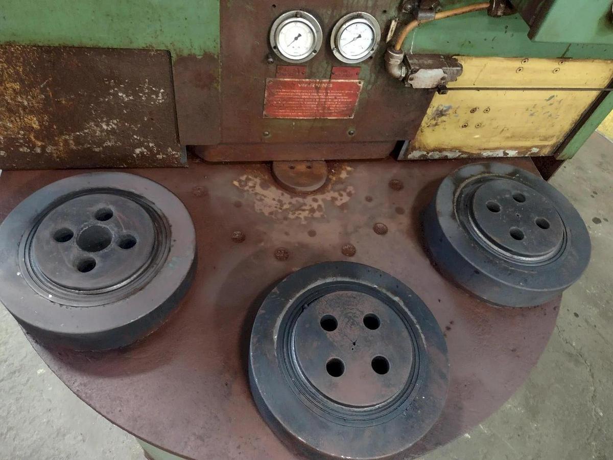 Usado 1998 BOSCH 7 STATION SURFTRAN THERMAL DEBURRING MACHINE