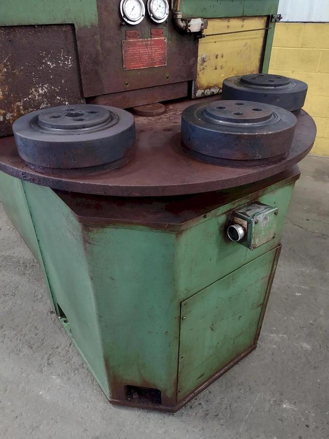 Usado 1998 BOSCH 7 STATION SURFTRAN THERMAL DEBURRING MACHINE