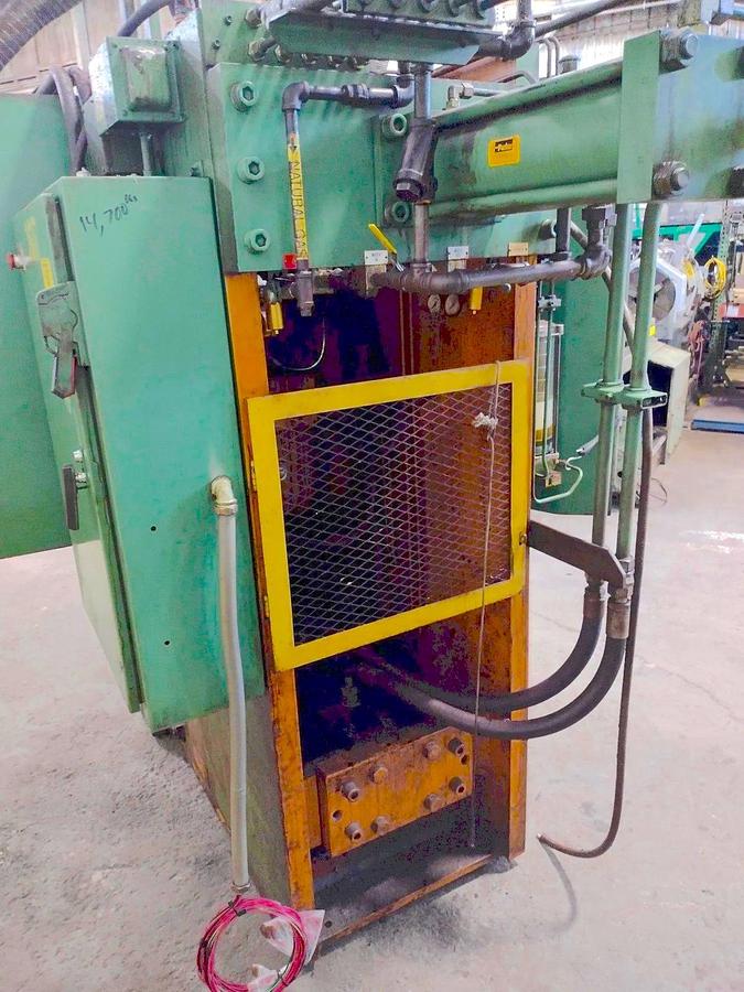 Usado 1998 BOSCH 7 STATION SURFTRAN THERMAL DEBURRING MACHINE