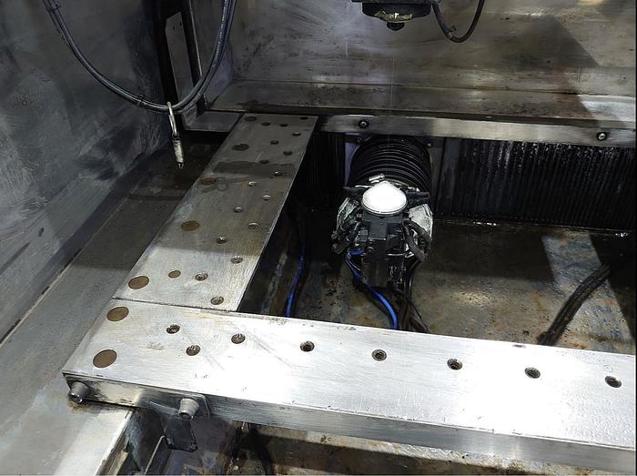 Usado 2016 FANUC RoboCut A-C400iB