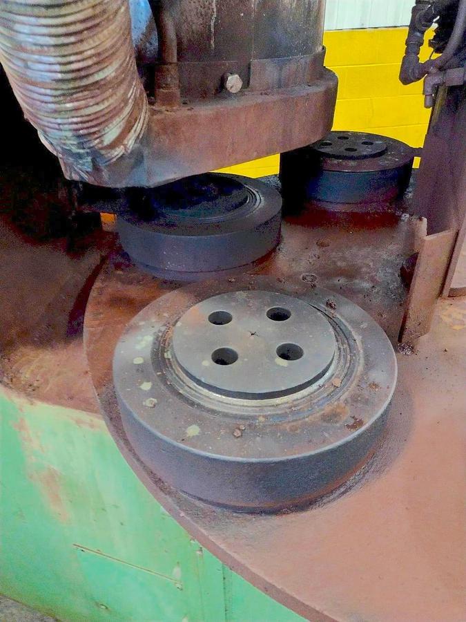 Usado 1998 BOSCH 7 STATION SURFTRAN THERMAL DEBURRING MACHINE