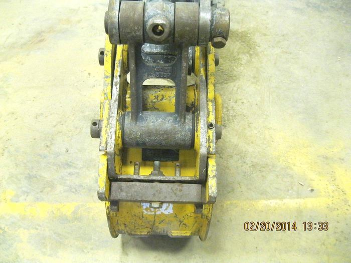 Used 12" BUCKET W/ JOHN DEERE QUICK ATTACH SET UP , QUICK COUPLER EXTRA $$.