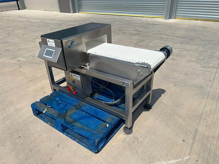 Used CINTEX METAL DETECTOR