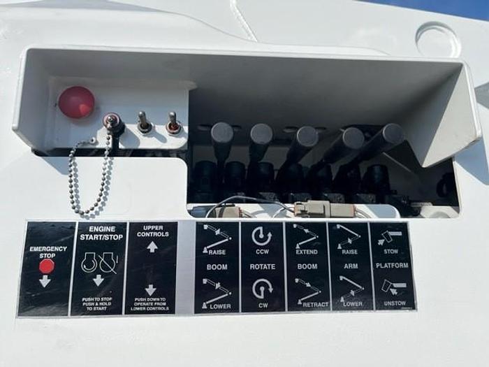 Used Altec AT40-G Bucket Boom on 2015 Ford F550 4x4 Extended Cab Utility Bucket Truck