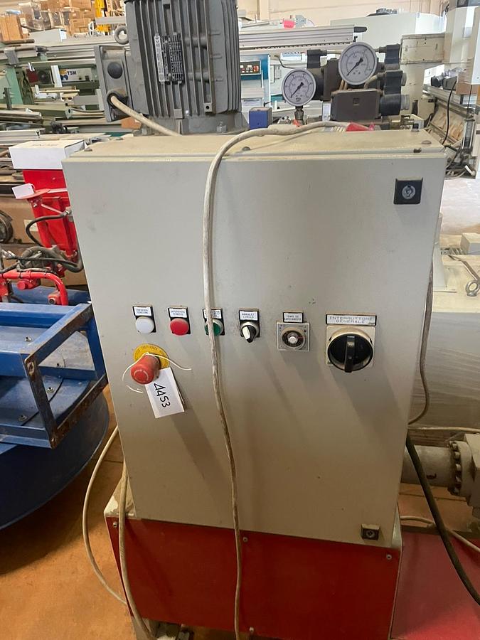 Usato Bricchettatrice NAZZARENO COSTRUZIONI con silos
