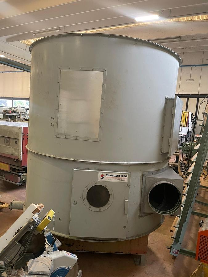 Usato Bricchettatrice NAZZARENO COSTRUZIONI con silos