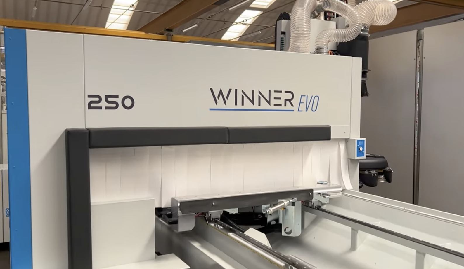 Usato Centro di lavoro a barre per legno MASTERWOOD WINNER EVO 250