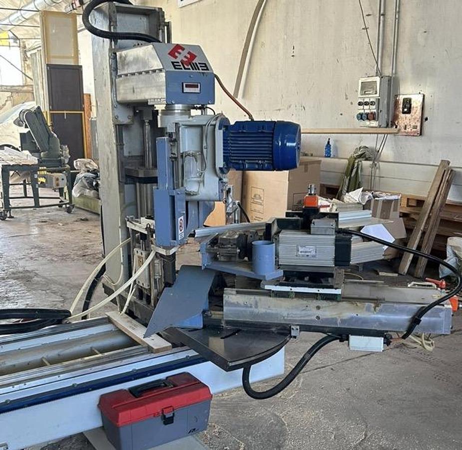 Usato Troncatrice Foratrice verticale ELME