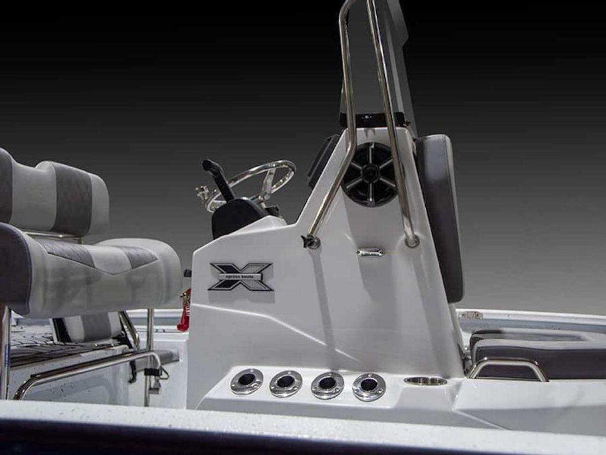 2025 Xpress Boats X21B Base