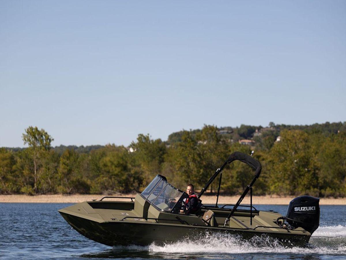 2025 SeaArk Protege Base