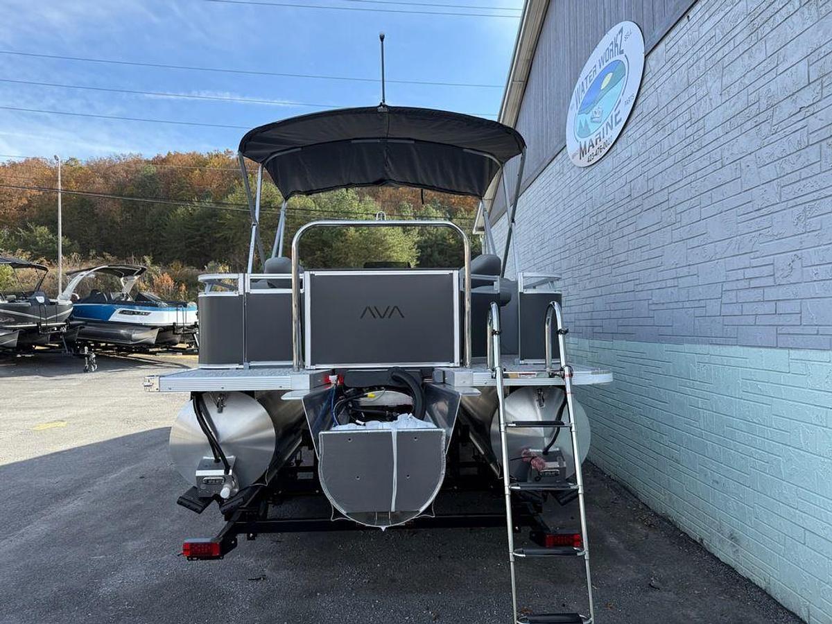 2026 Avalon 2385 Venture 85 Center Fish