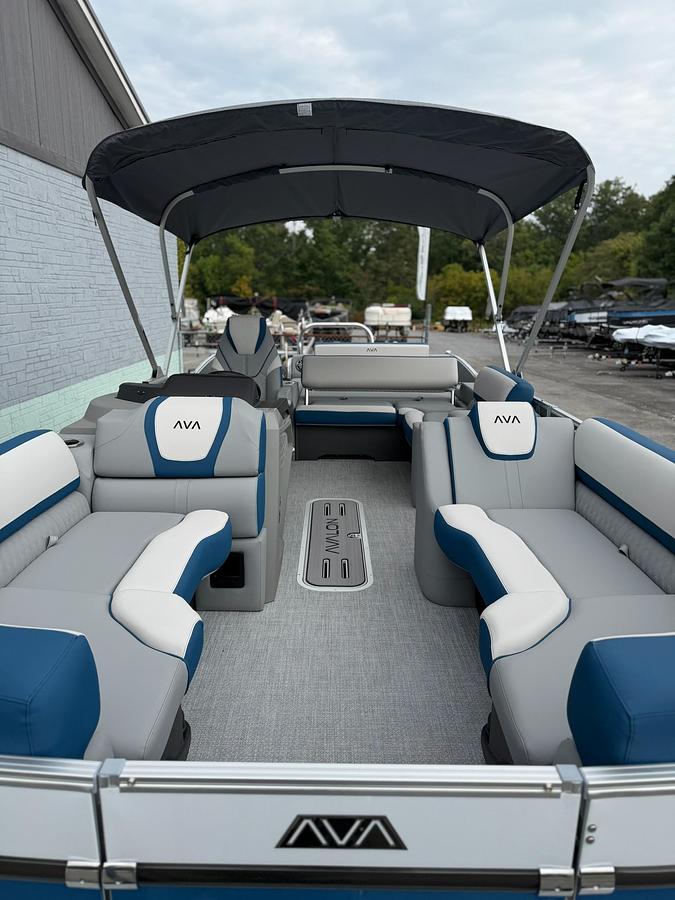 Used 2027 AVALON 2385 CATALINA VRL