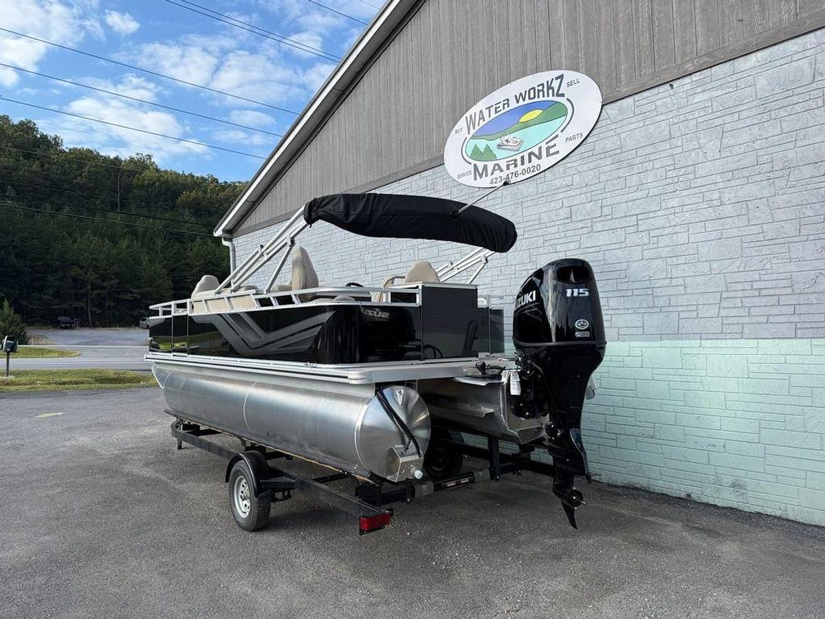 2025 Avalon VTX 19' Quad Fish