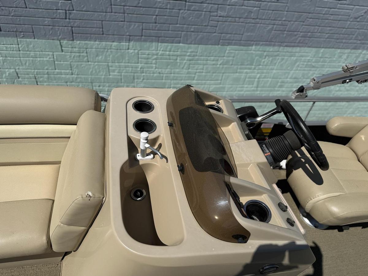 Used 2014 Bennington 24SLX