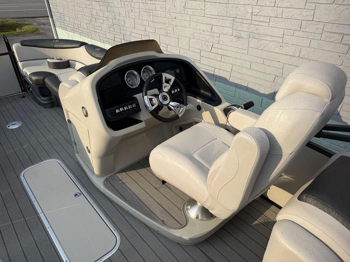 Used 2020 Avalon 2385 Catalina Quad Lounger