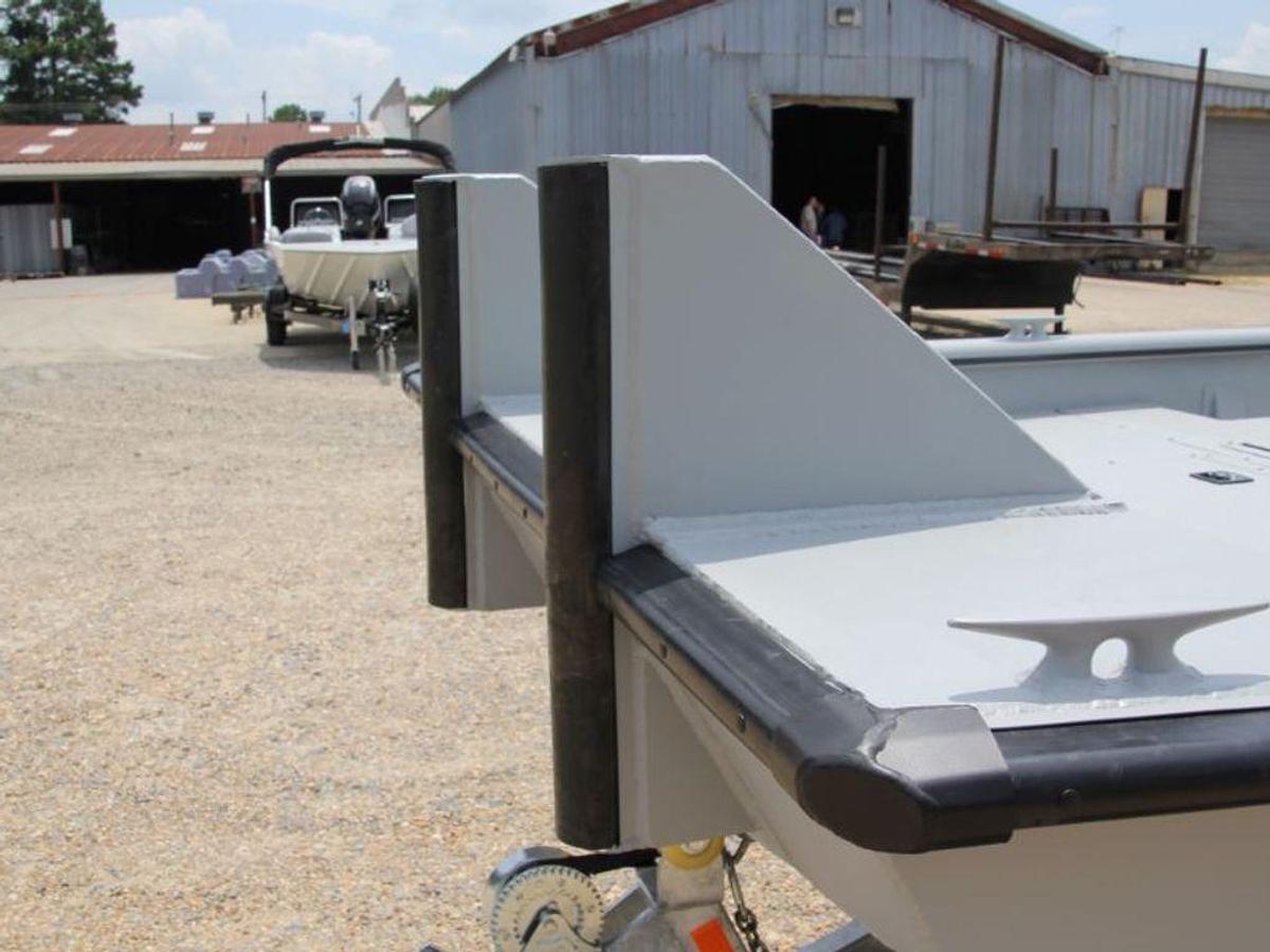 2025 SeaArk 2672 Work Horse Base