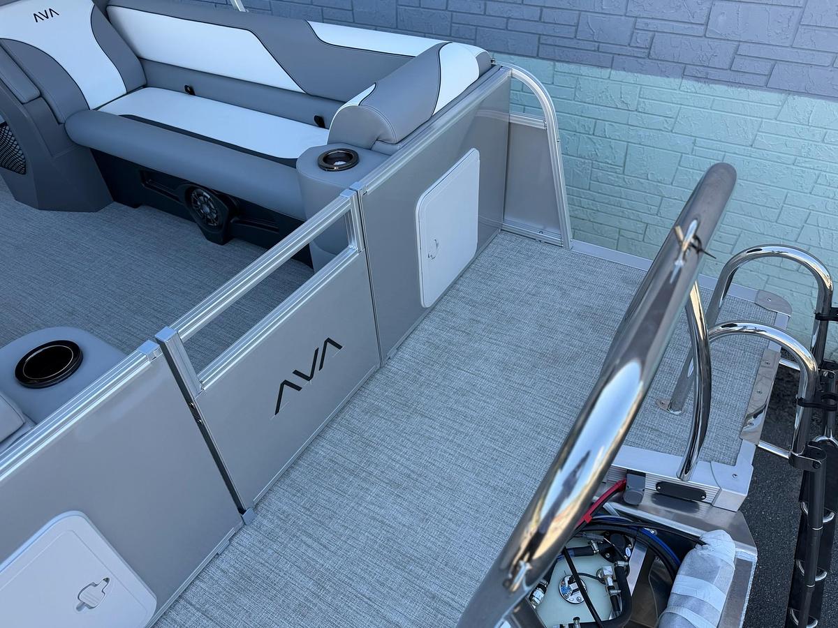 2027 AVALON 2585 VENTURE 85 QUAD LOUNGER